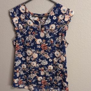 41 Hawthorn Blue Floral Scallop Sleeve Top Small